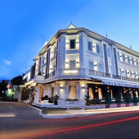 Arunreas Hotel Phnom Penh Exterior foto